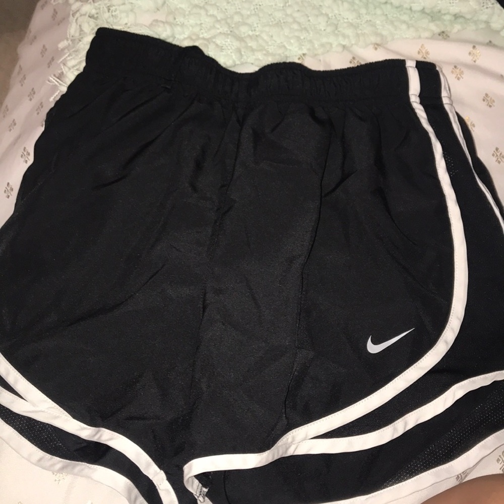 Black and white nike shorts size small